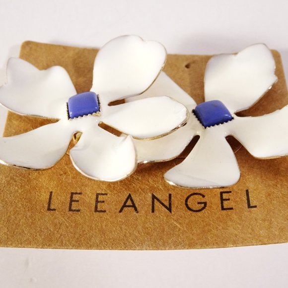 Lee Angel White Painted Blue Stone Daisy Stud earrings NWT 89 - Picture 1 of 6